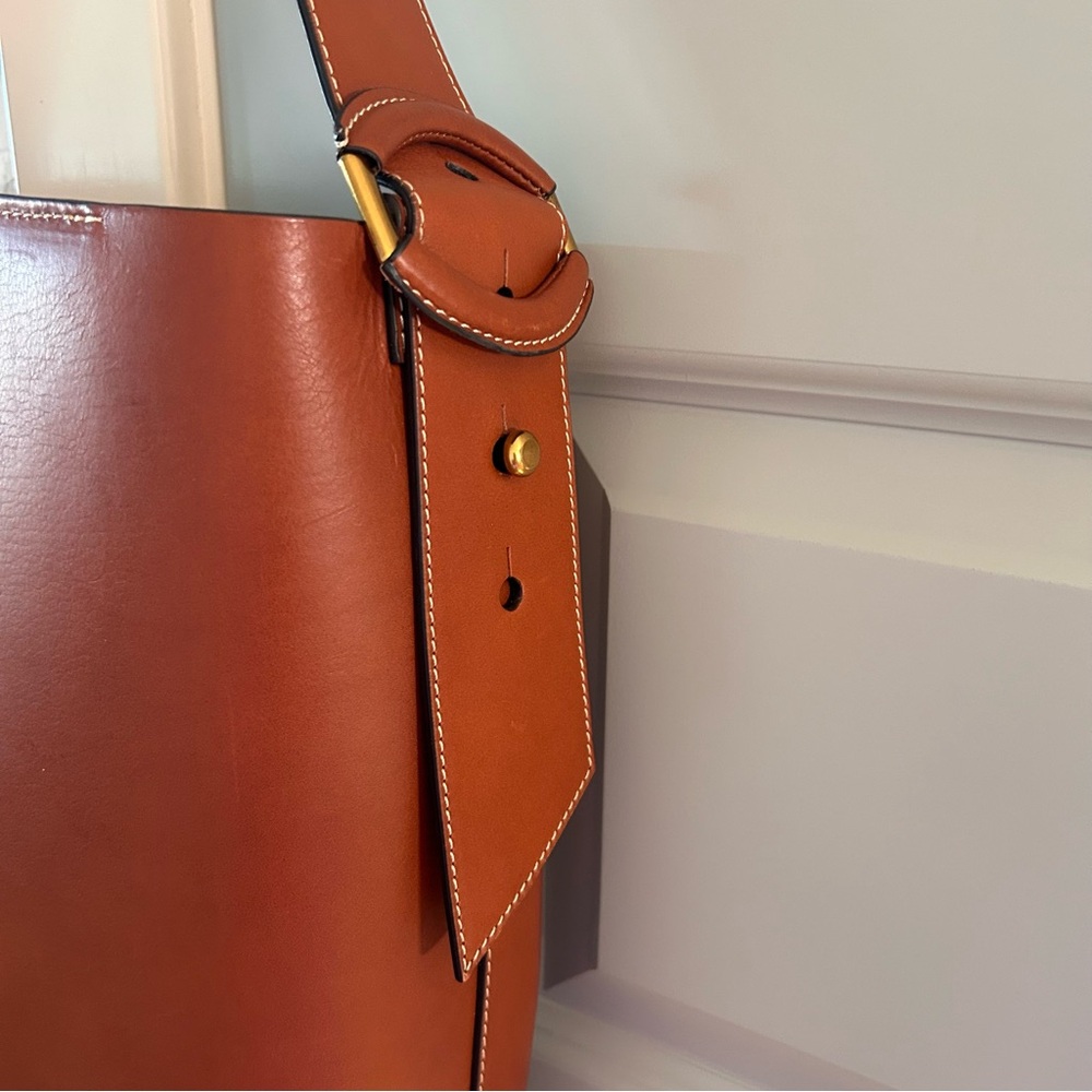 Banana Republic Vida Leather Shoulder Bag Saddle Brown - Picture 4 of 9